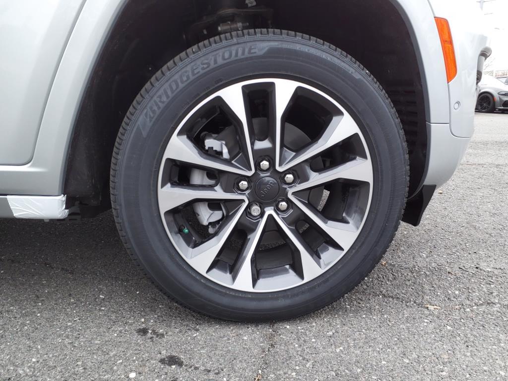 2024 Jeep Cherokee Overland 4xe photo 22