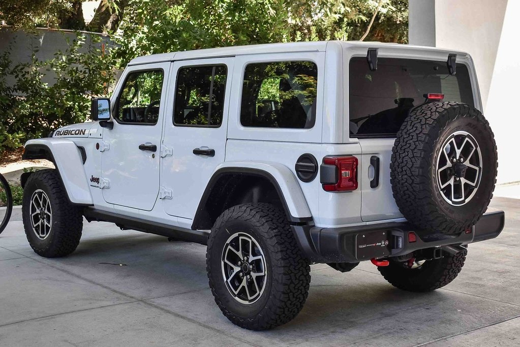 2025 Jeep Wrangler Rubicon photo 4