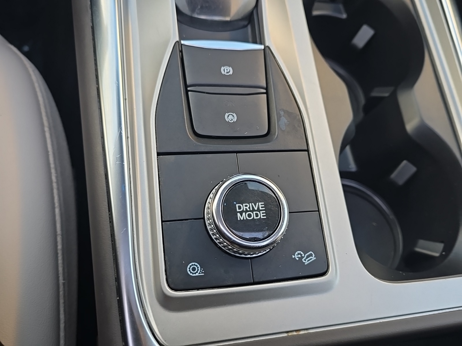 2022 Ford Explorer Hybrid Platinum photo 30