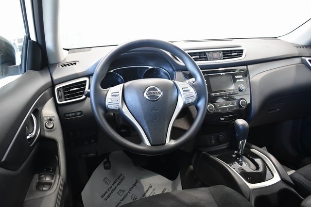 2016 Nissan Rogue S photo 14