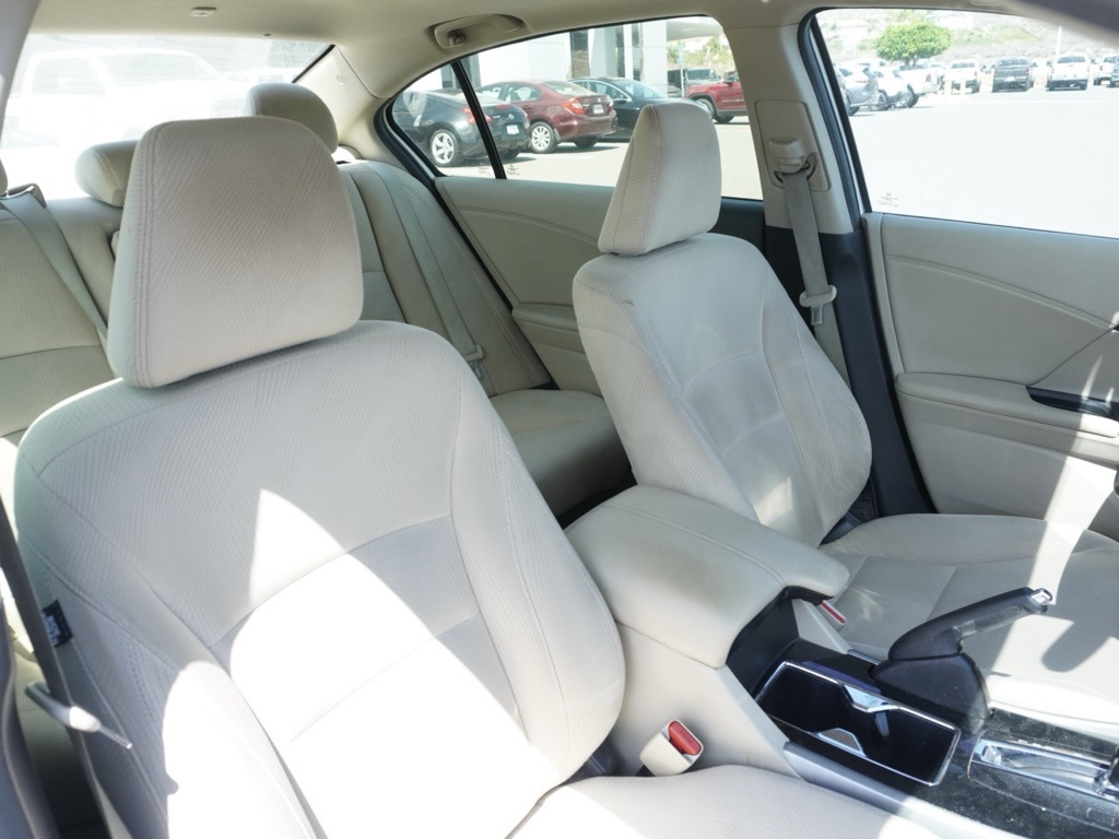 2017 Honda Accord EX photo 21