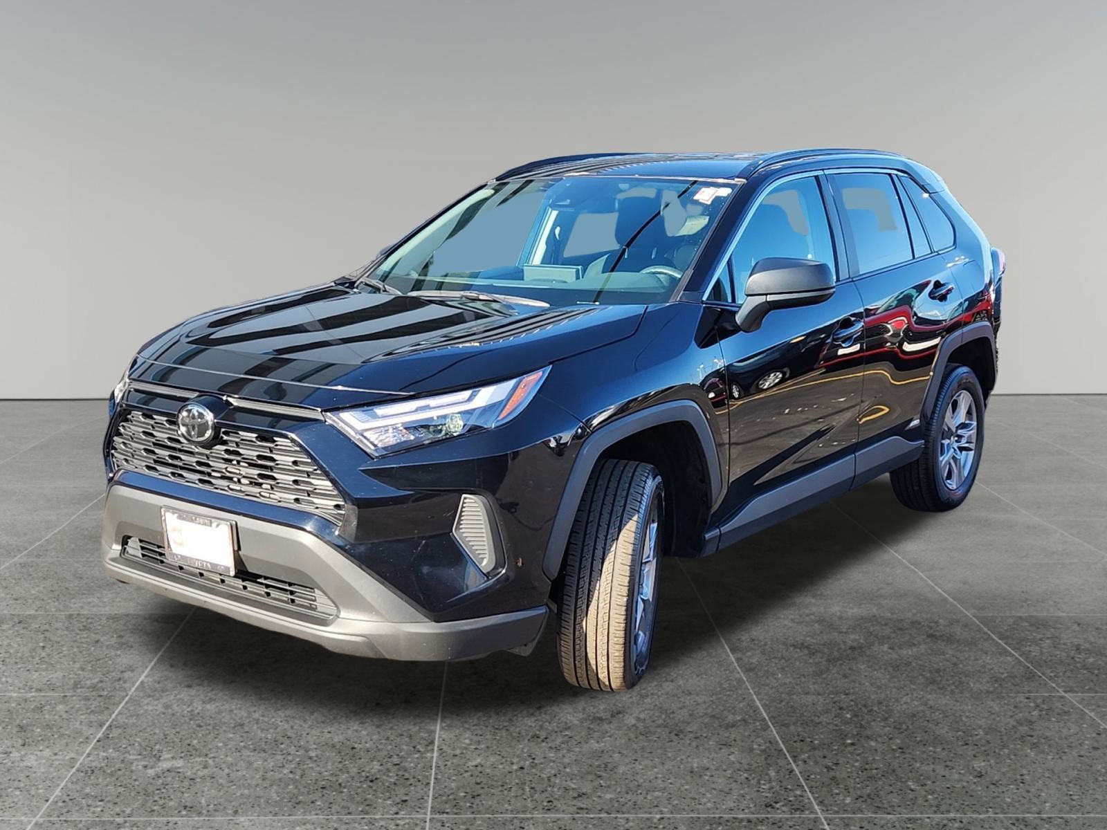 2025 Toyota RAV4 Hybrid LE photo 2