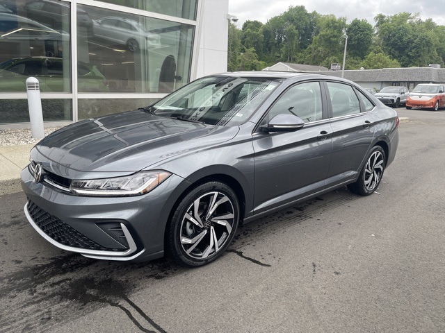 2025 Volkswagen Jetta 1.5T SEL photo 3