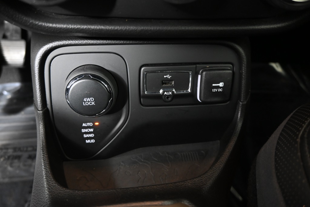 2017 Jeep Renegade Limited photo 28