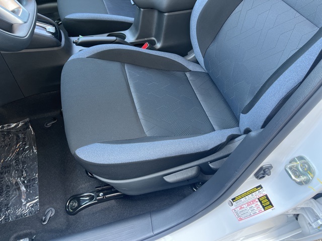 2025 Nissan Versa 1.6 SV photo 7