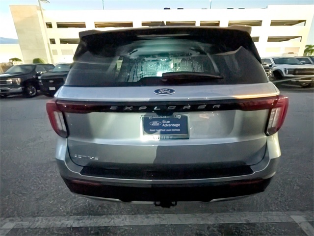 2025 Ford Explorer photo 10
