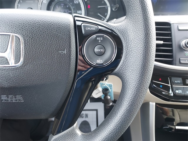2017 Honda Accord LX photo 12