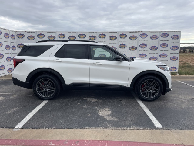 2026 Ford Explorer ST's photo