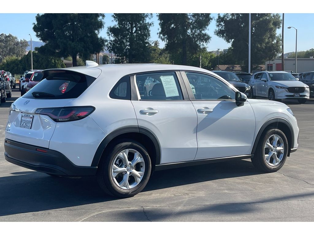 2025 Honda HR-V LX photo 6