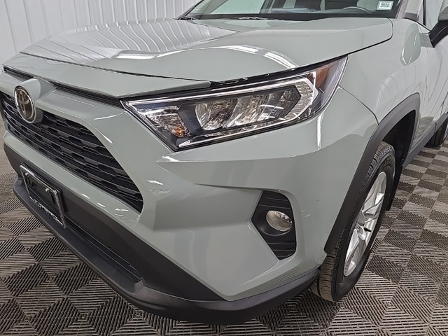 2021 Toyota RAV4 XLE photo 9