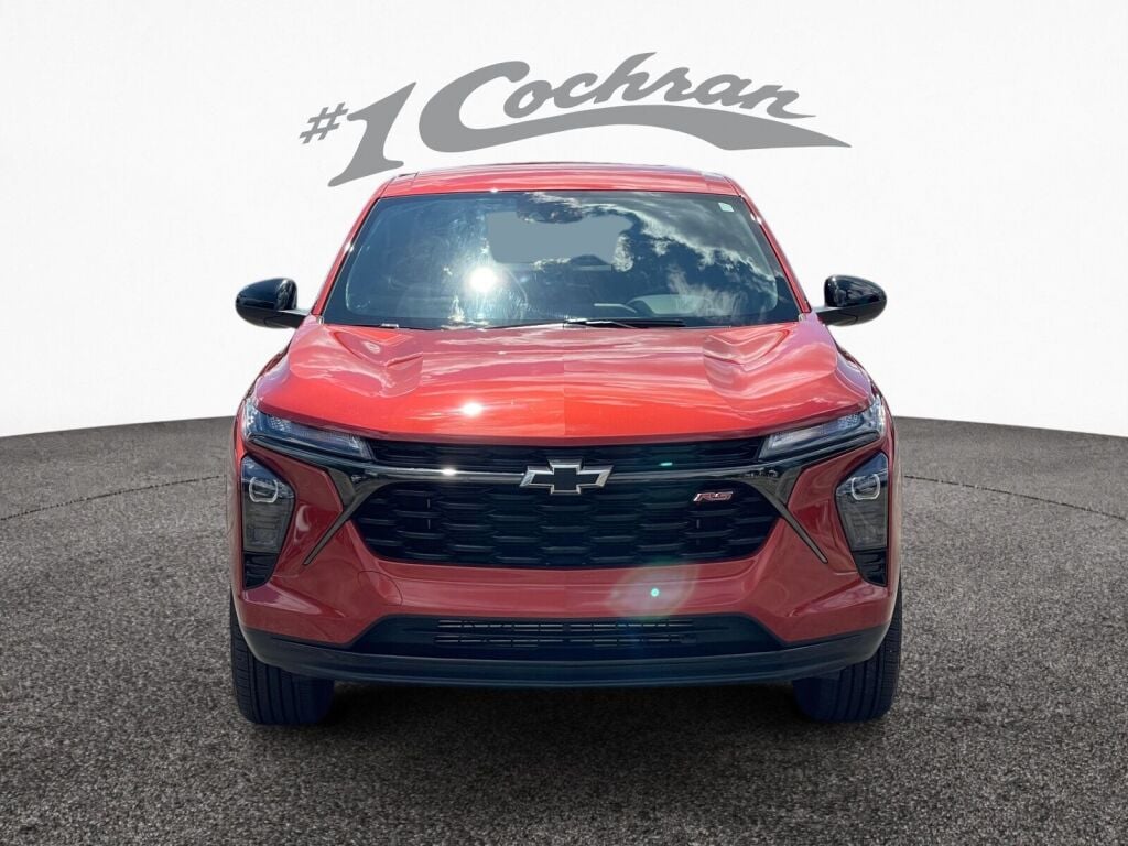 2024 Chevrolet Trax photo 2