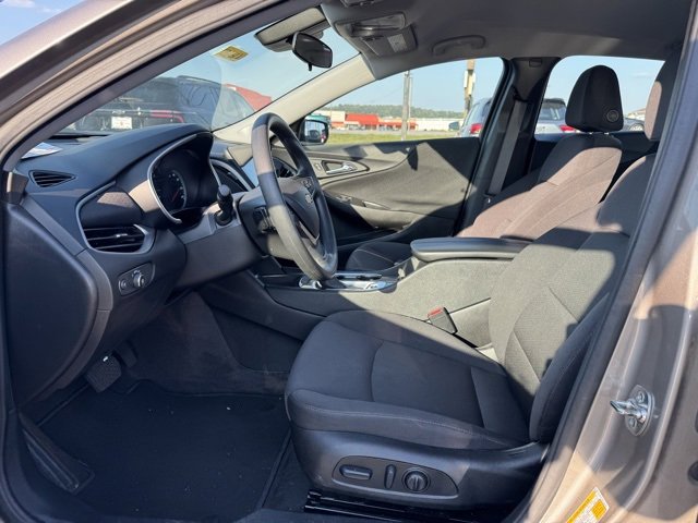 2025 Chevrolet Malibu 1LT photo 9
