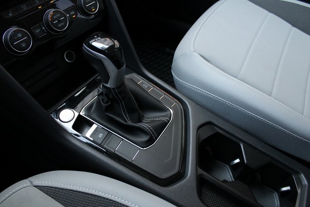 2024 Volkswagen Taos SE photo 5