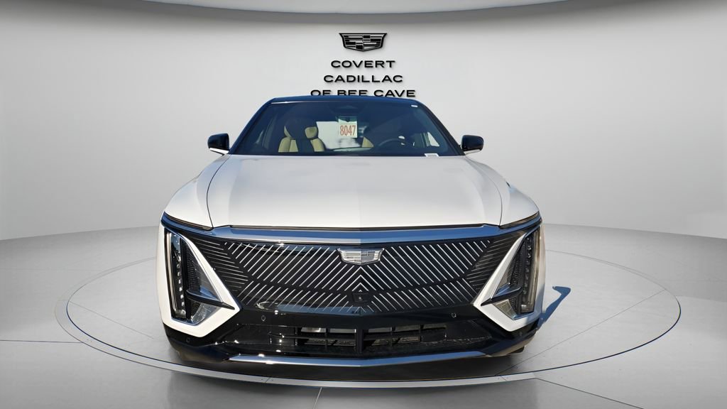 2026 Cadillac Lyriq Luxury photo 2