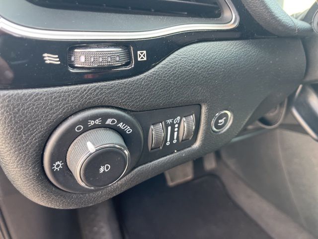 2023 Jeep Cherokee Altitude photo 12