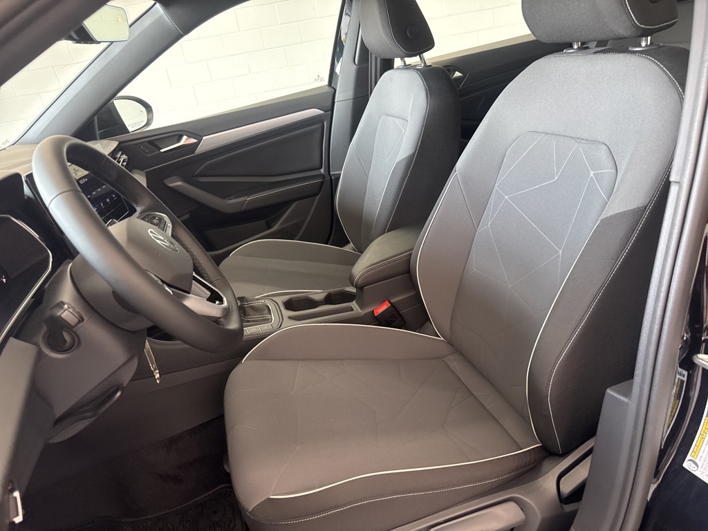 2025 Volkswagen Jetta 1.5T Sport photo 8