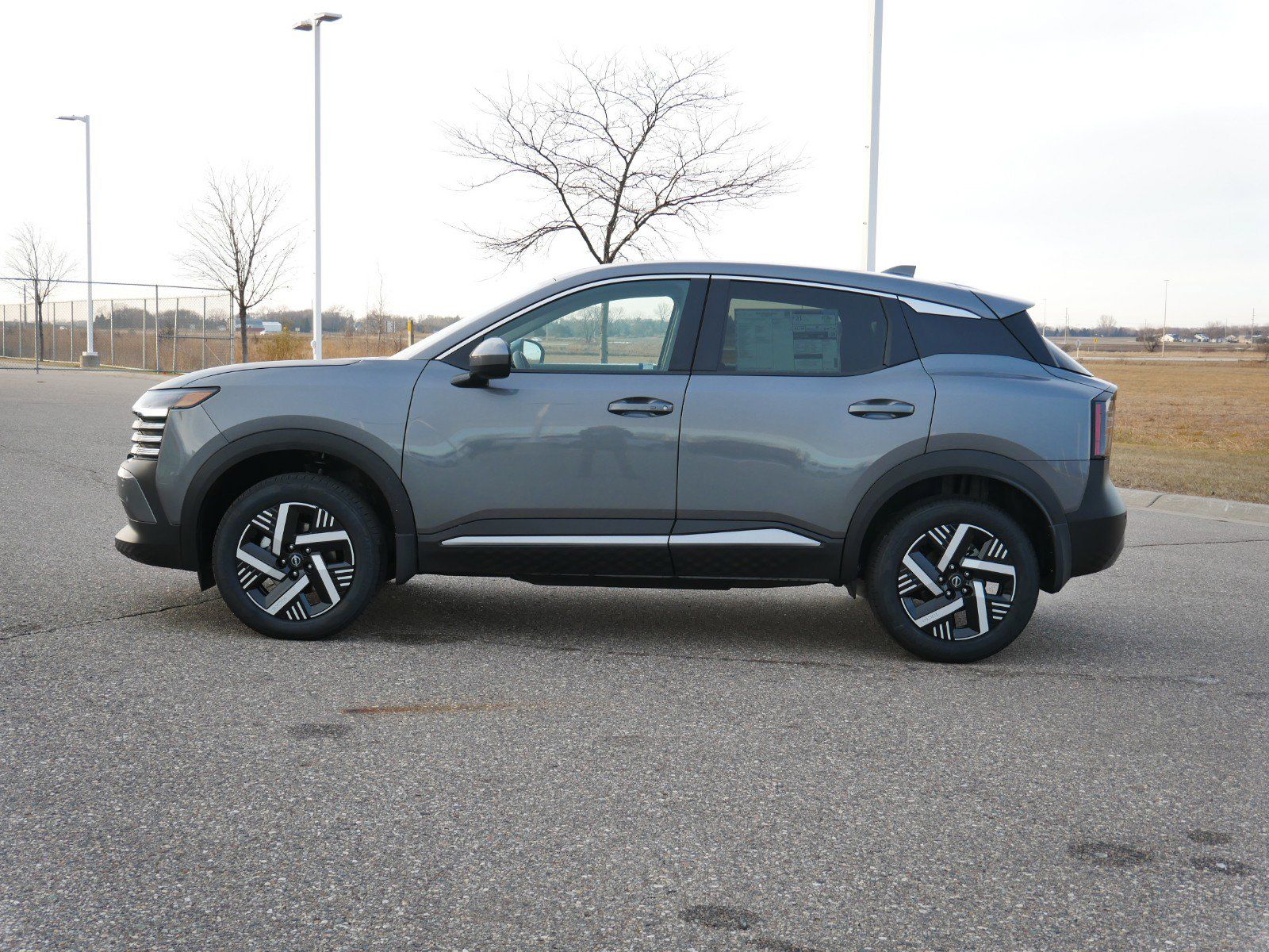 2025 Nissan Kicks SV photo 2