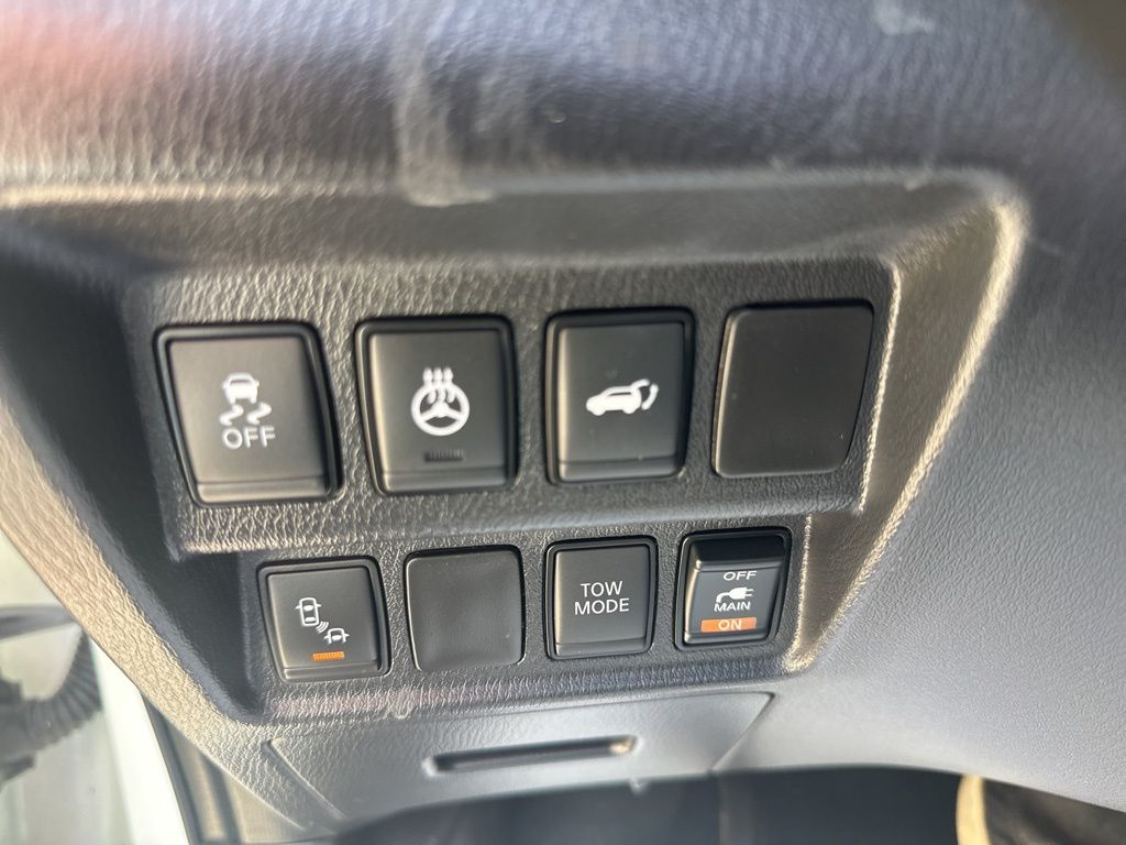 2020 Nissan Pathfinder Platinum photo 16