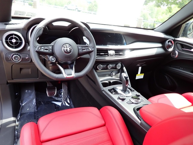 2025 Alfa Romeo Stelvio Sprint Base photo 13