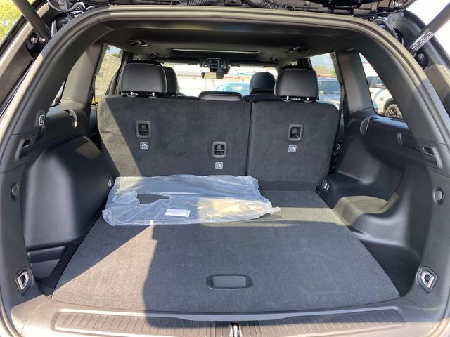 2025 Jeep Grand Cherokee Altitude X photo 2