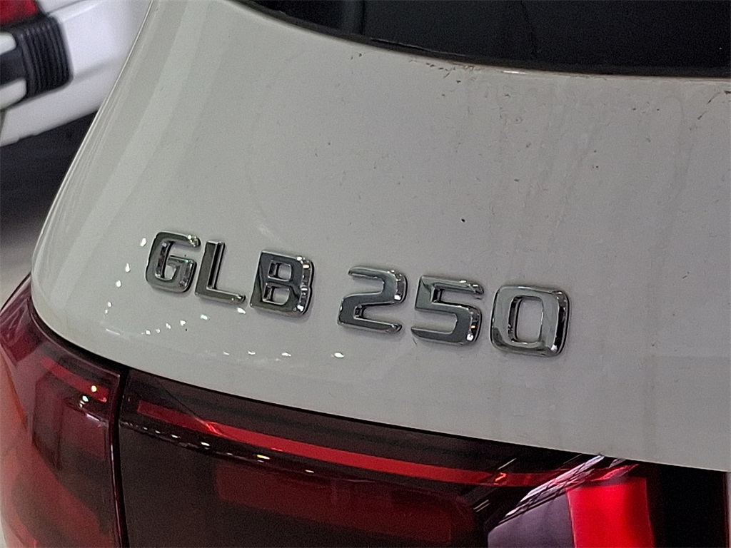 2026 Mercedes Benz GLB 250 4MATIC photo 24