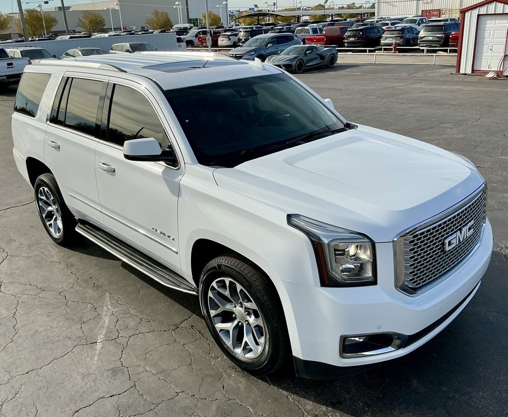 2017 Gmc Yukon Denali photo 3