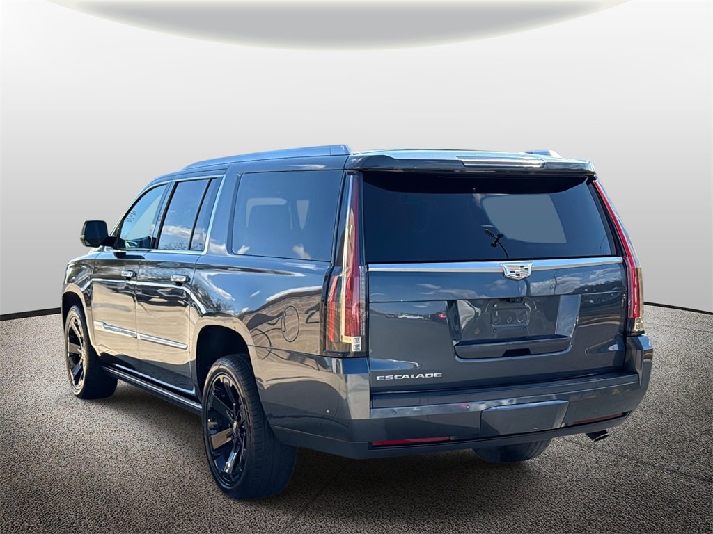 2019 Cadillac Escalade ESV Platinum photo 4