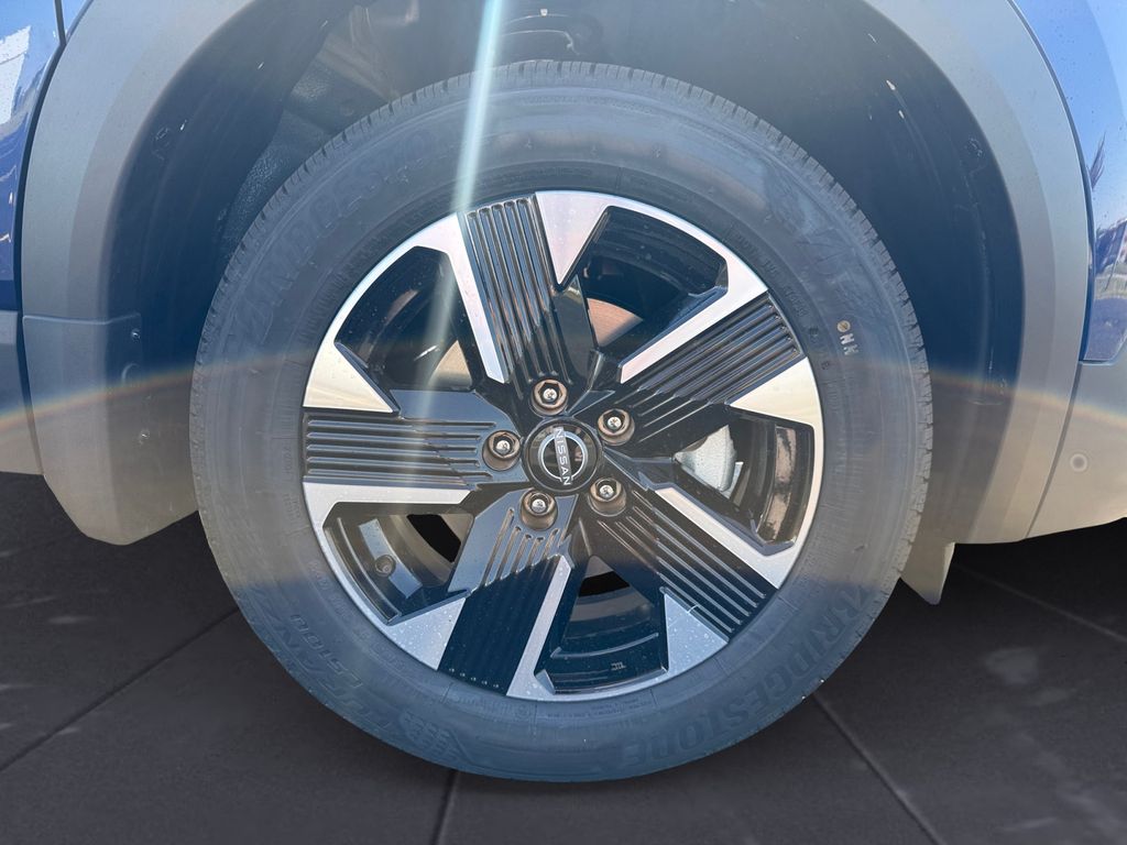 2026 Nissan Kicks SV photo 14