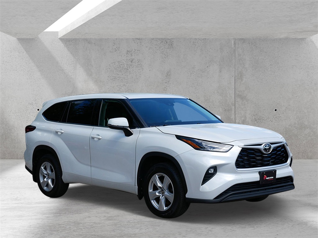 Certified 2022 Toyota Highlander LE with VIN 5TDBZRBHXNS592968 for sale in White Bear Lake, Minnesota
