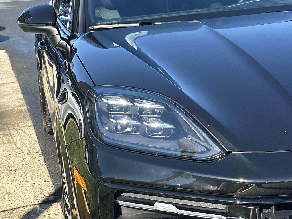 2025 Porsche Cayenne Coup S
