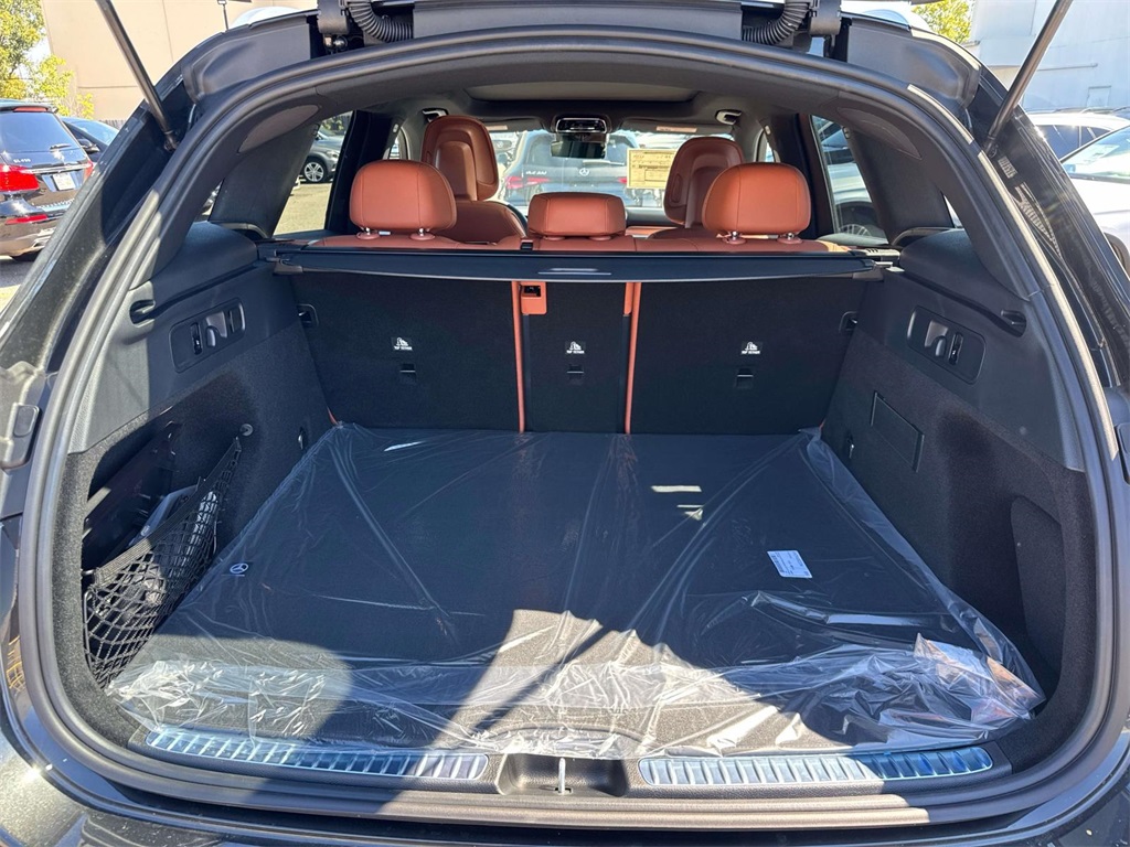 2026 Mercedes Benz GLC 300 4MATIC photo 4