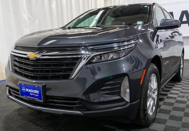 2022 Chevrolet Equinox LT photo 2