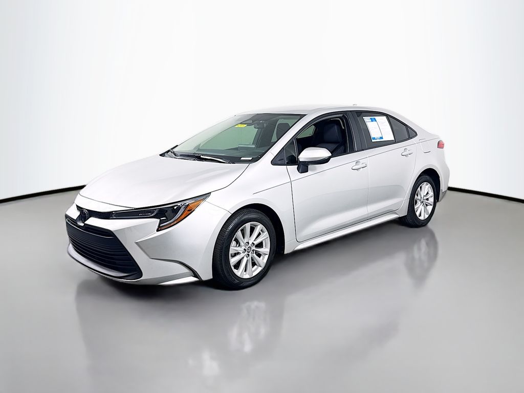2024 Toyota Corolla LE photo 3