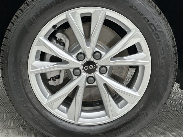 2025 Audi Q3 Premium Plus S line photo 2