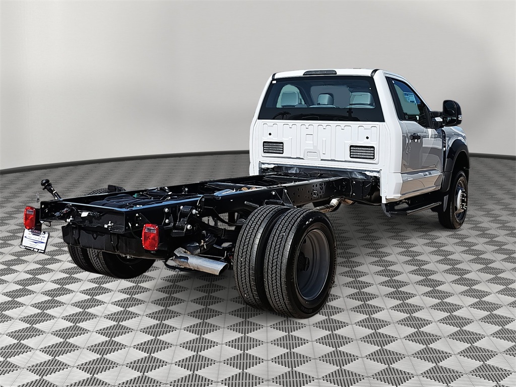 2025 Ford F-550 XL photo 3