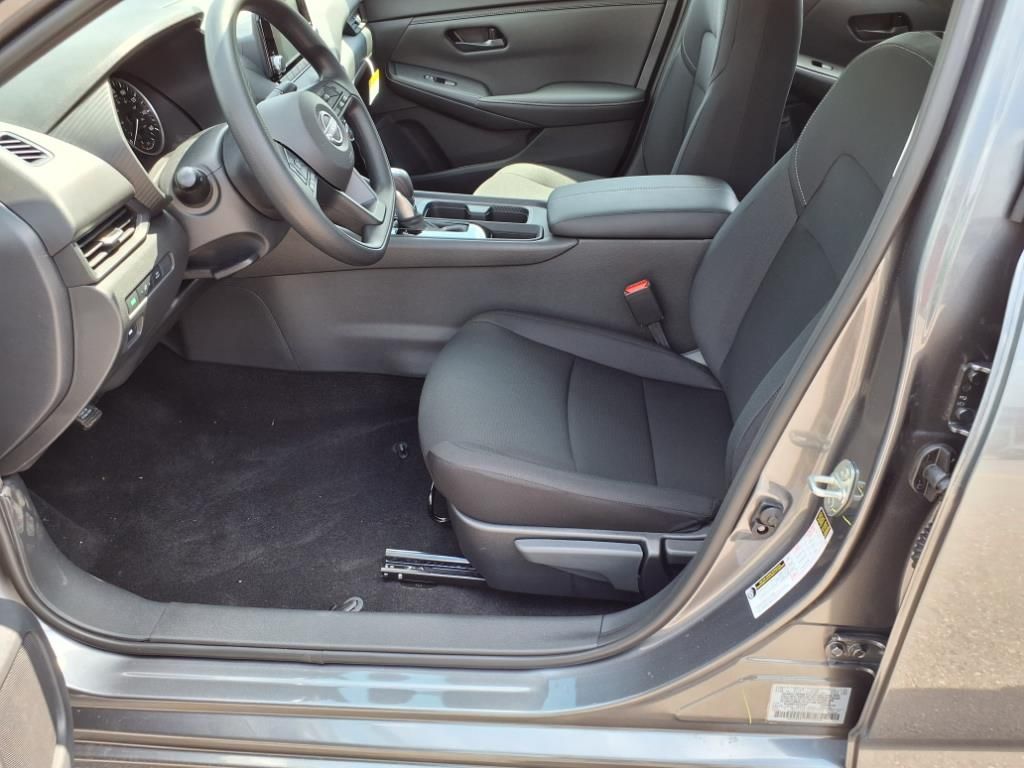 2025 Nissan Sentra S photo 10