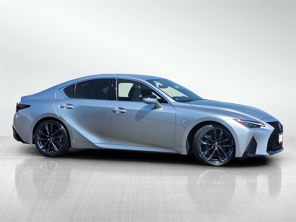2022 Lexus IS 350 F SPORT photo 3