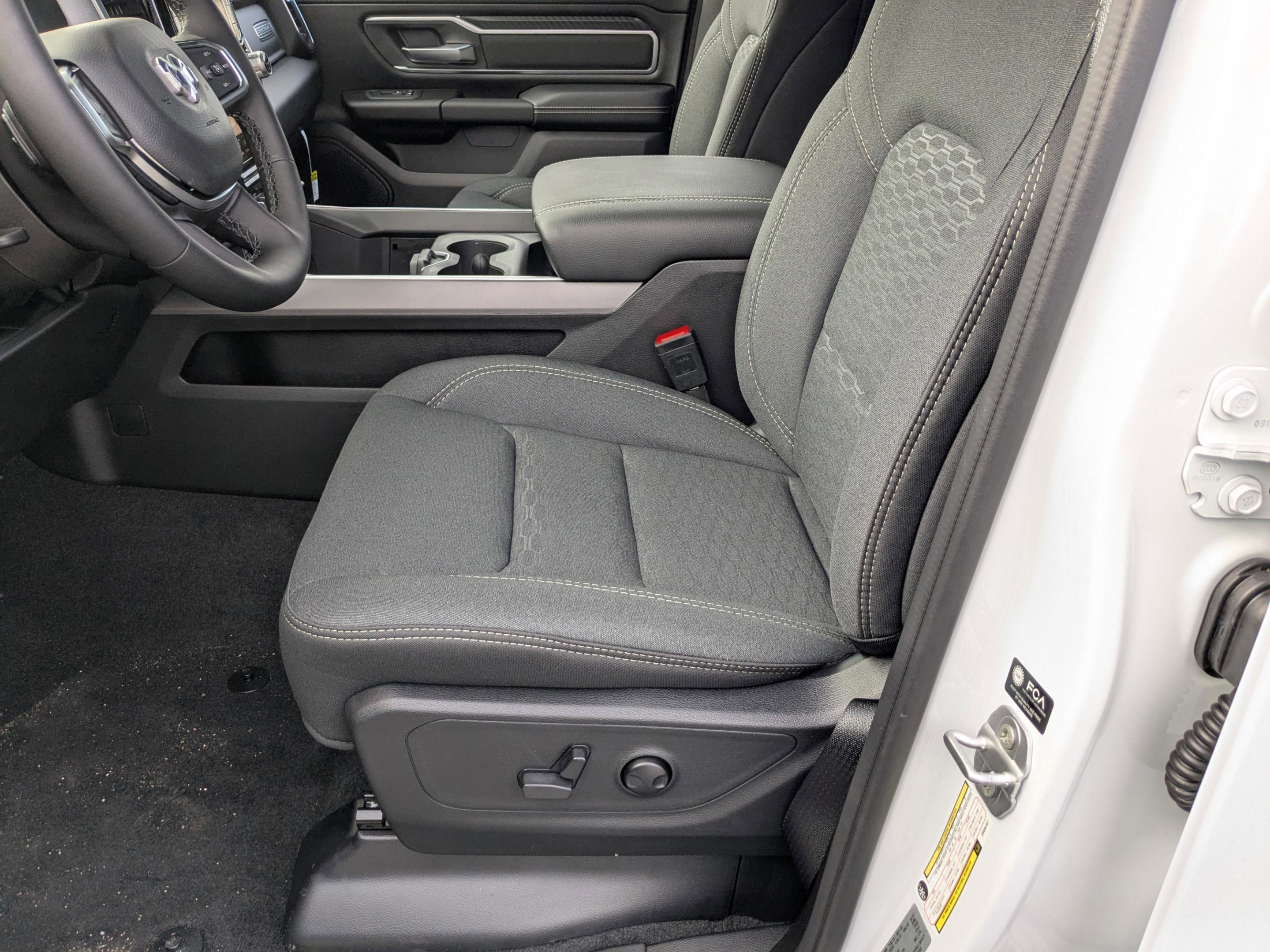 2025 Ram 1500 Big Horn photo 19