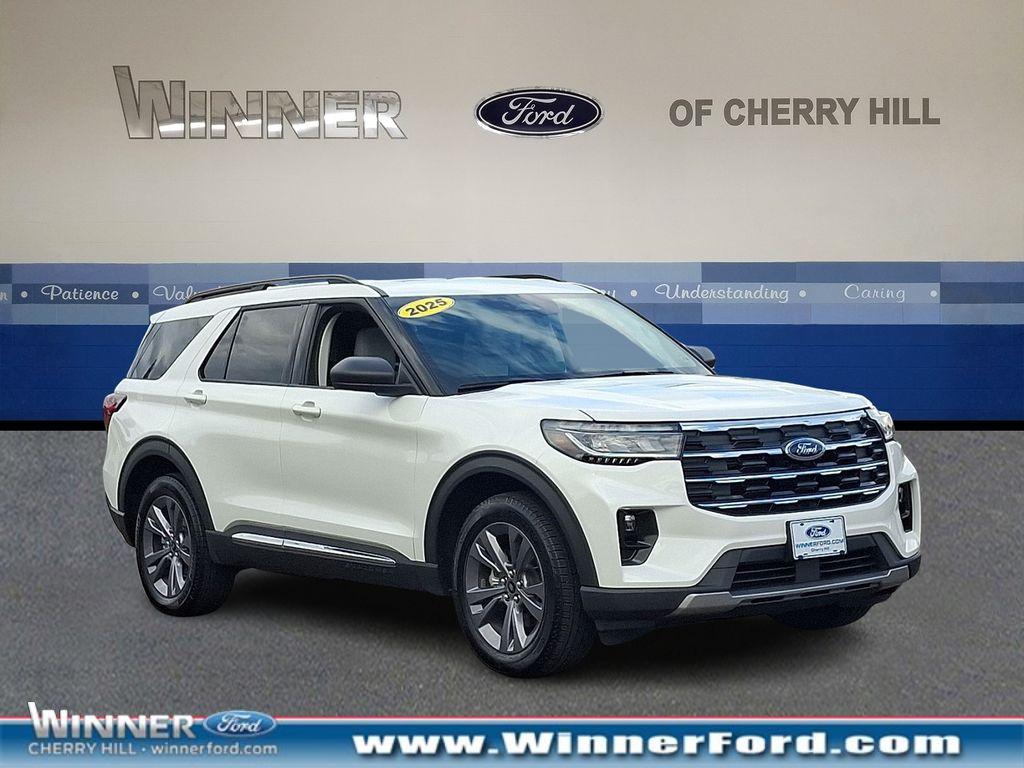 2025 Ford Explorer Active's photo
