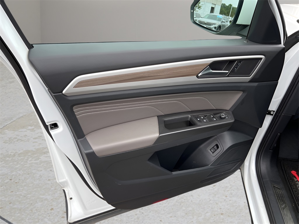 2022 Volkswagen Atlas SEL photo 23
