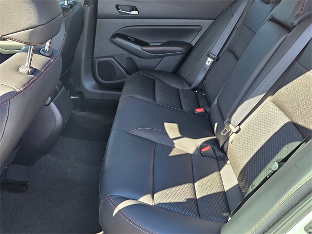 2025 Nissan Altima SR photo 9