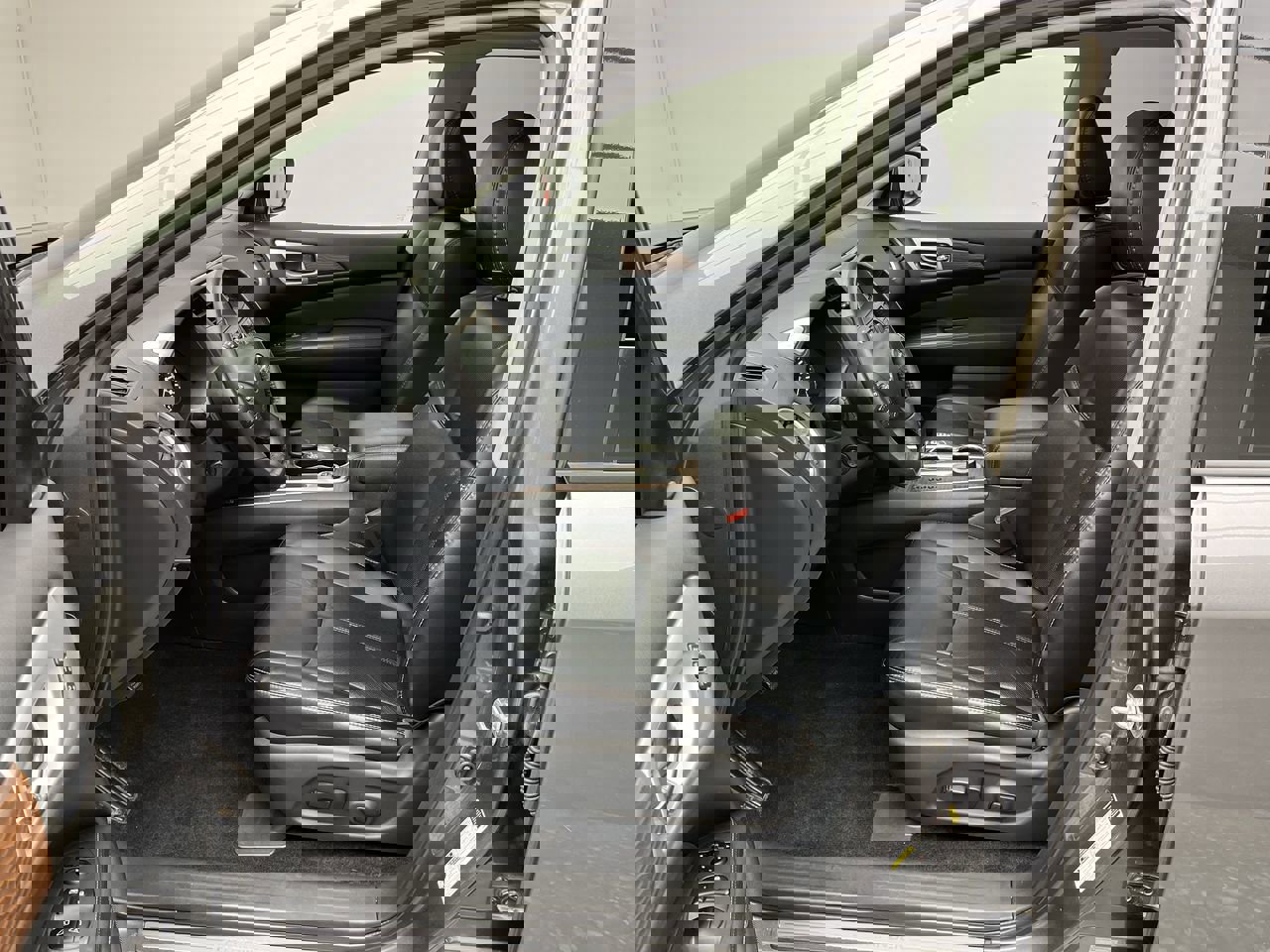 2019 Nissan Pathfinder Platinum photo 3