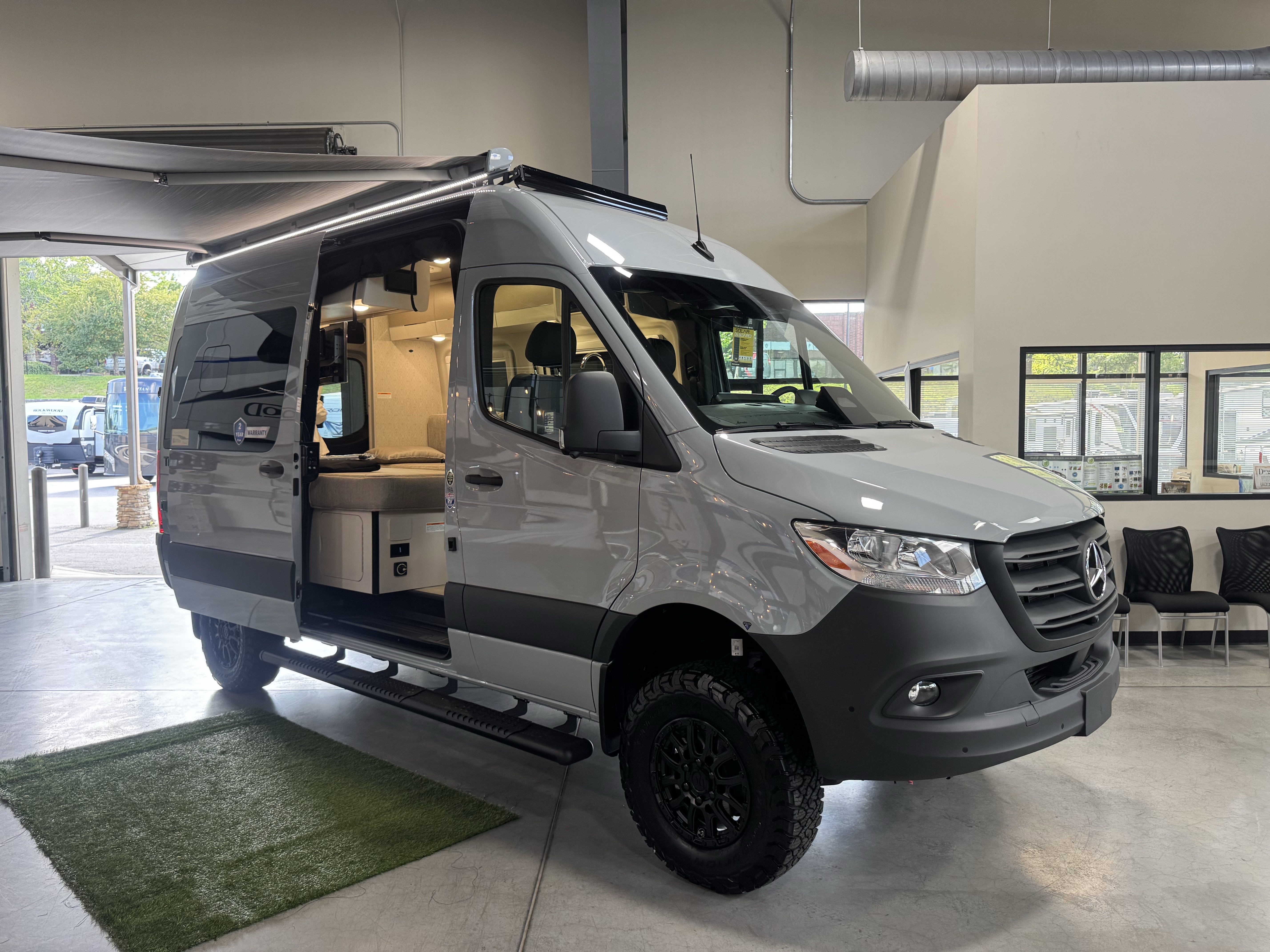 2025 Mercedes-Benz Sprinter Cargo Van Base's photo