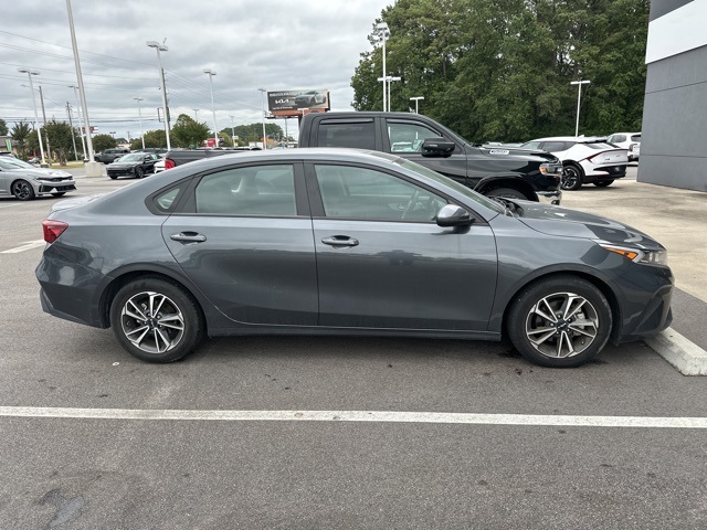 2023 Kia Forte LXS photo 3