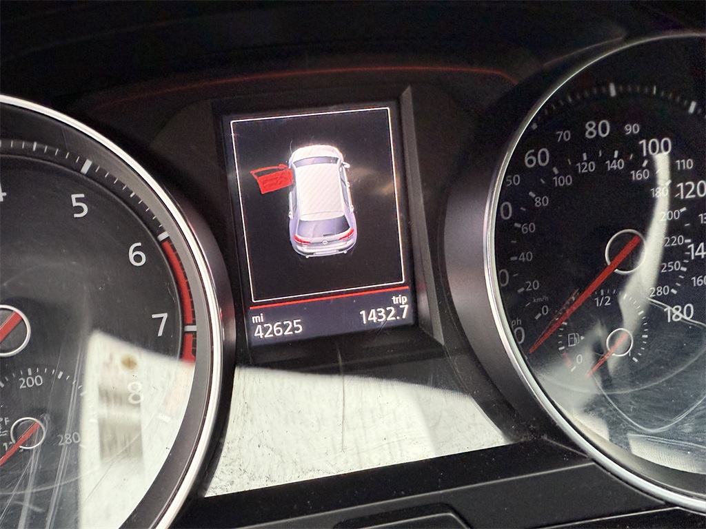 2017 Volkswagen Golf GTI S photo 3