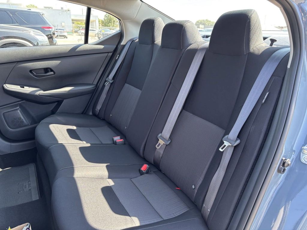 2025 Nissan Sentra SV photo 21