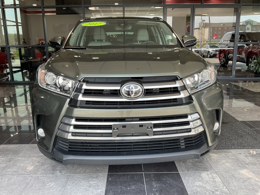 Used 2017 Toyota Highlander Limited with VIN 5TDDZRFH7HS391455 for sale in Kansas City