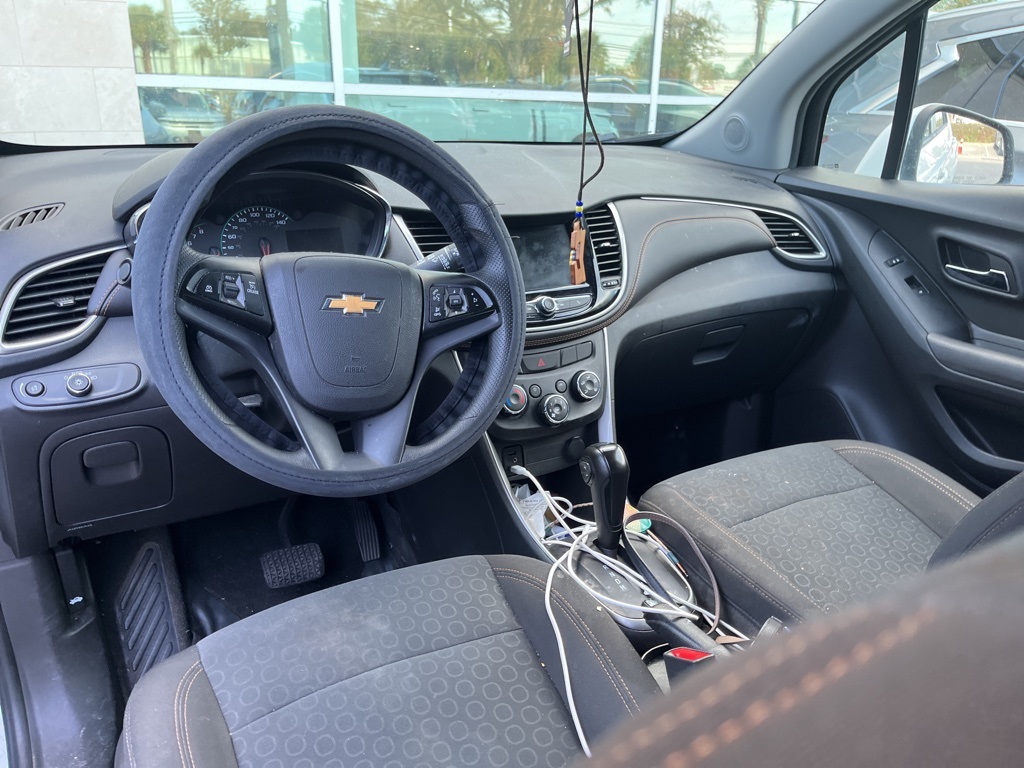 2020 Chevrolet Trax LS photo 2