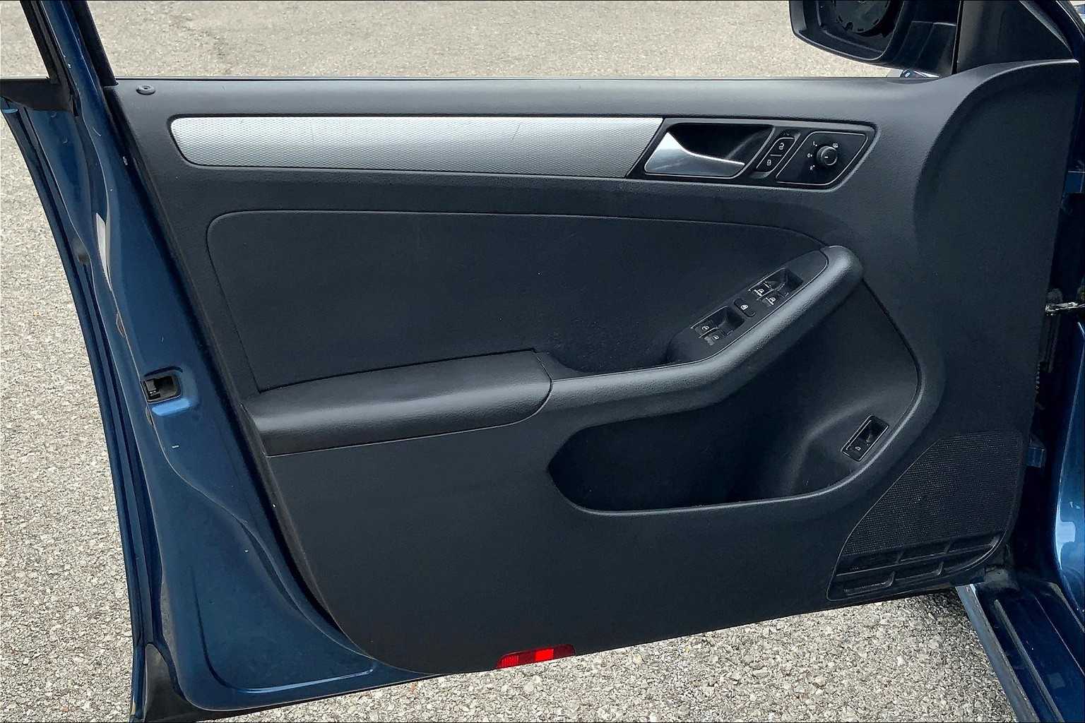 2015 Volkswagen Jetta 1.8T SE photo 19