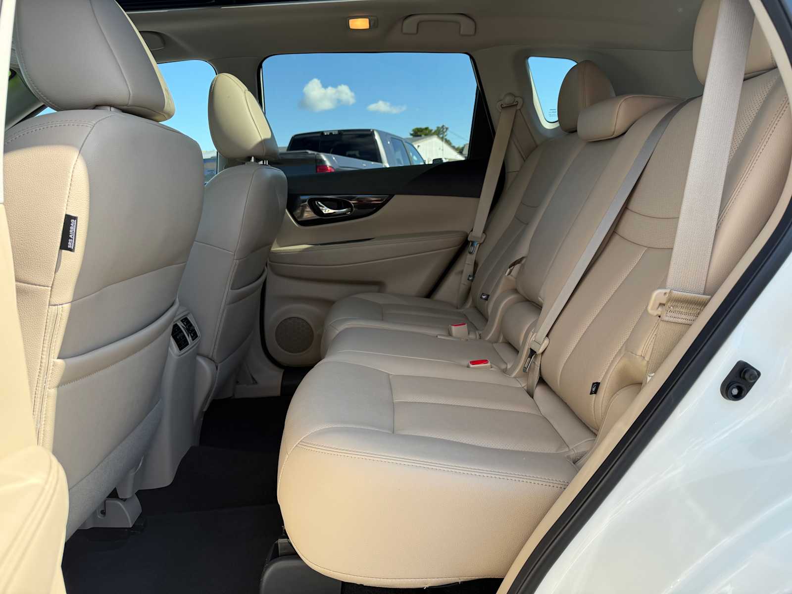 2018 Nissan Rogue SL photo 33